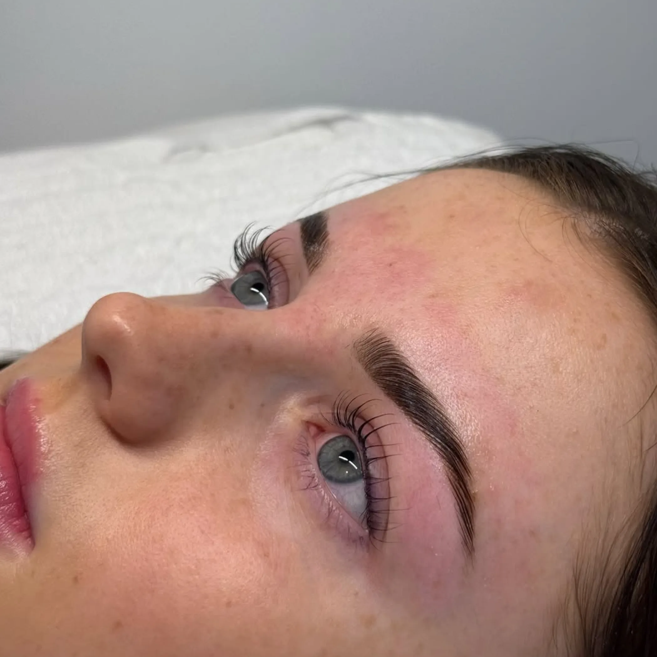 close-up of laminated eyebrows effects