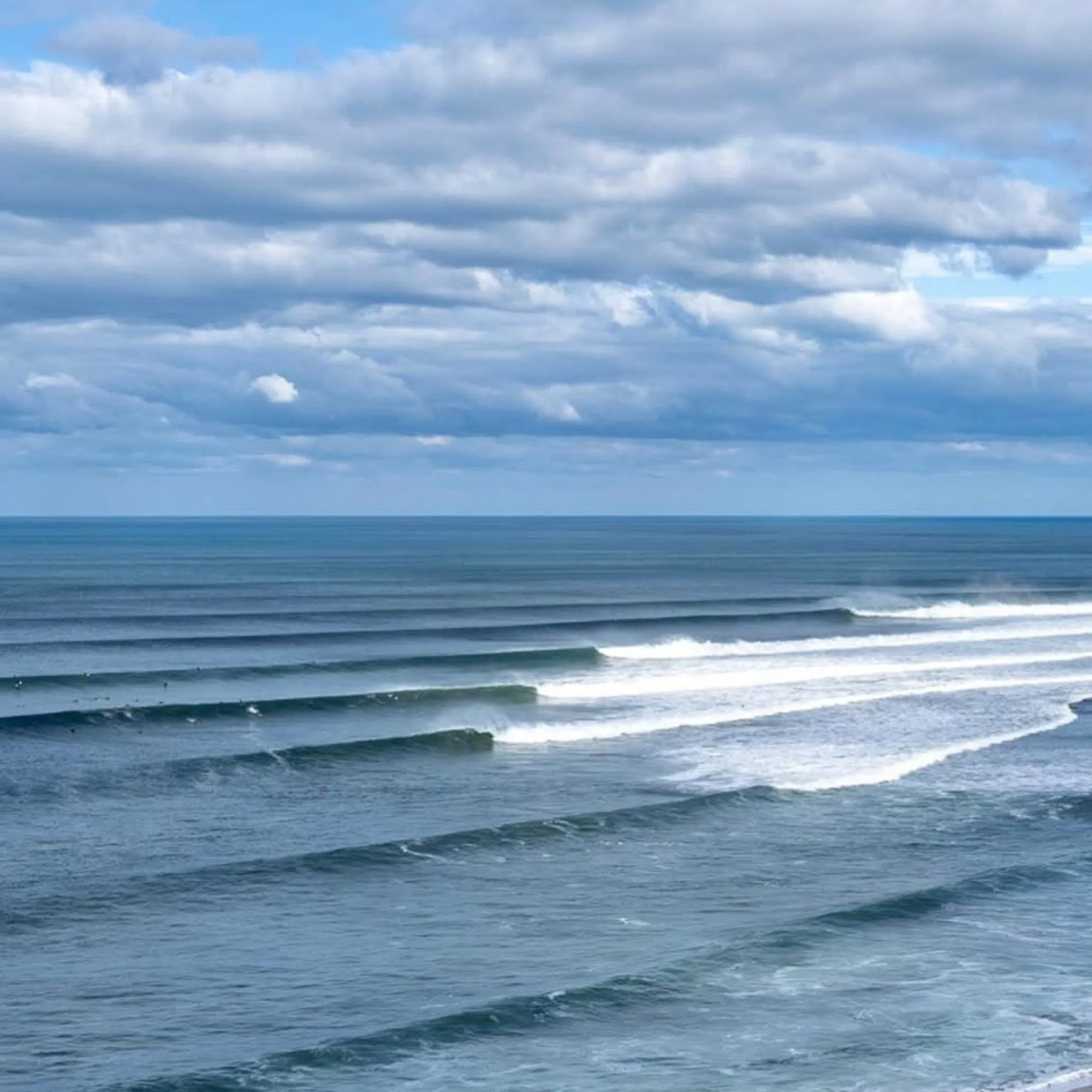 high-quality surf waves
