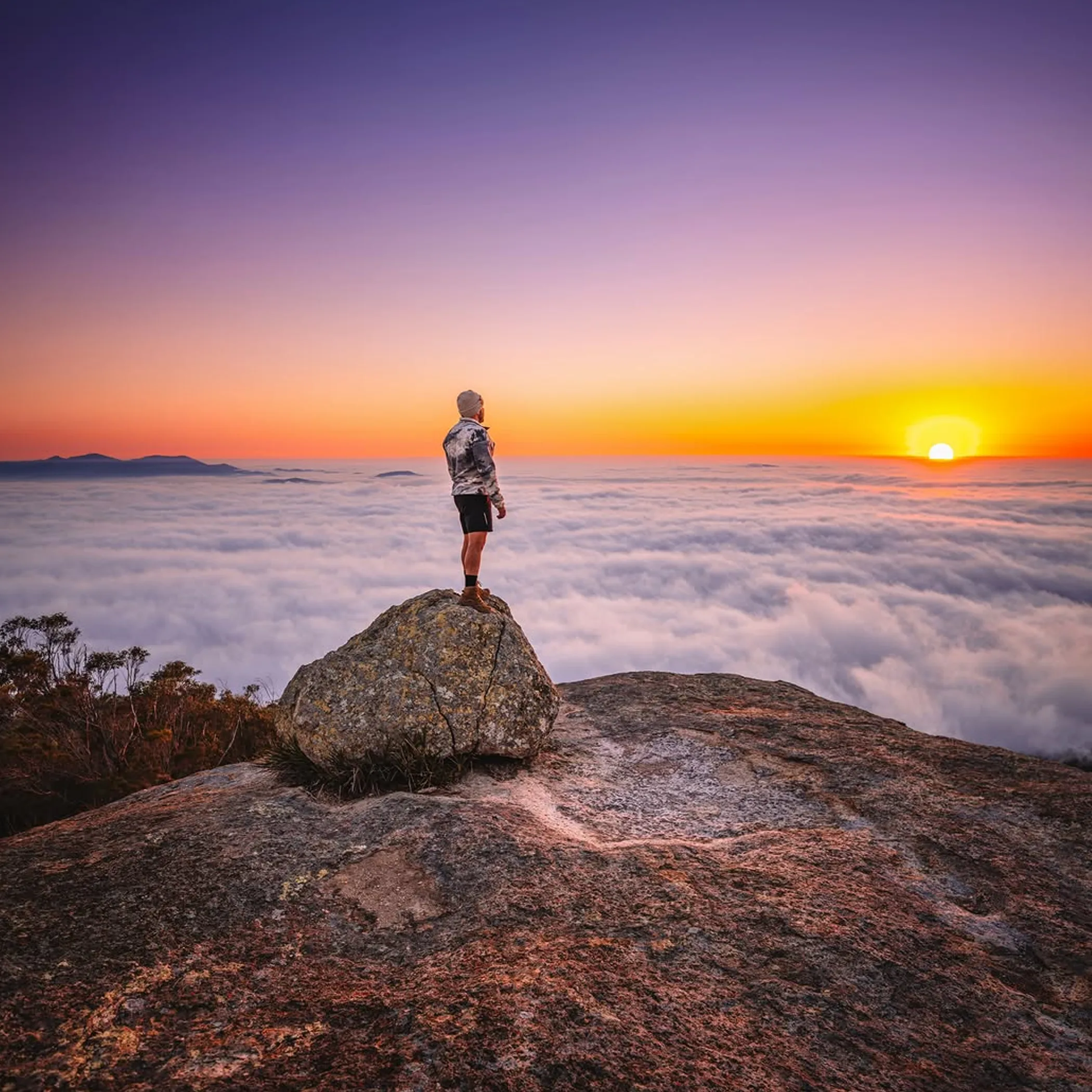 mountain hiking in queensland